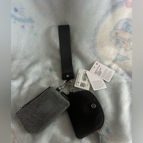 Lululemon Dual Pouch Wristlet Glitter dark silver graphite - Picture 2 of 11